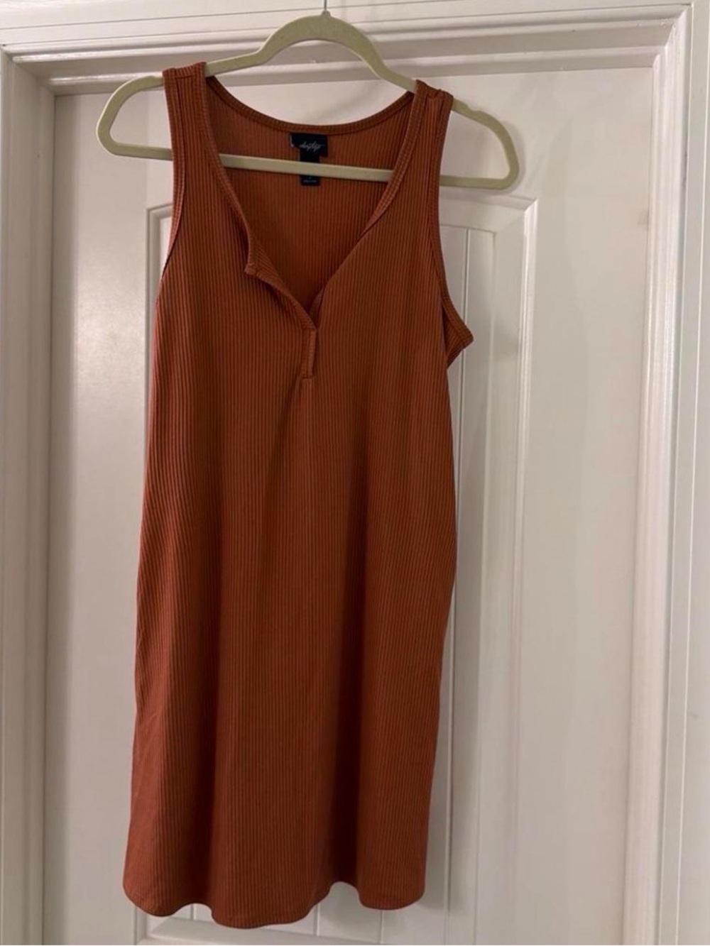 Daytrip Ribbed V-Neck Midi Dress in Rust